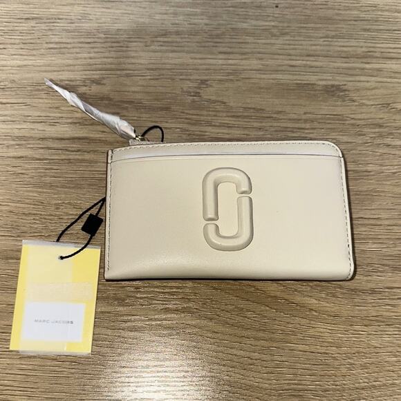Marc Jacobs Snapshot Cream Zip Catd Holder Wallet - Picture 2 of 7